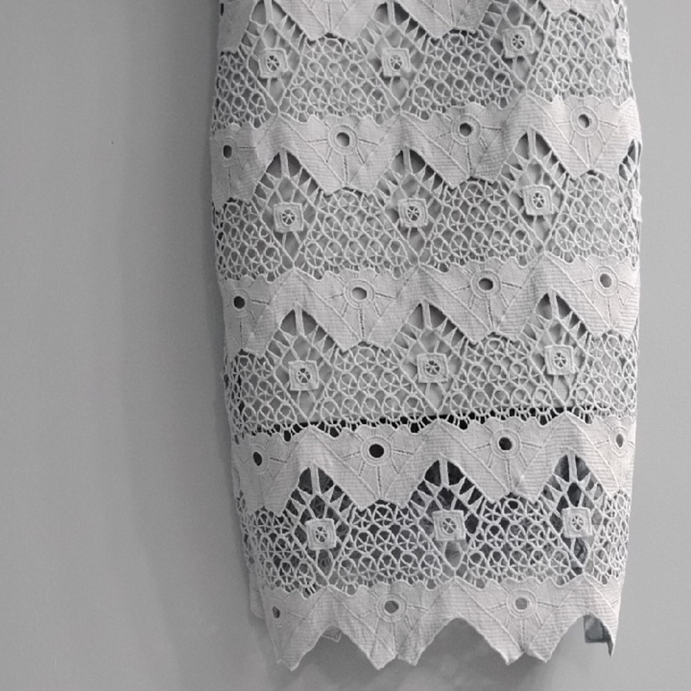 ⭐ Like New Lulu's🌹 Gorgeous Lace Midi Dress in 🩵 Light Blue Size XS - Picture 4 of 7